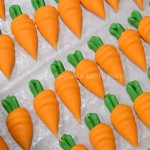 Petites carottes en glace royale