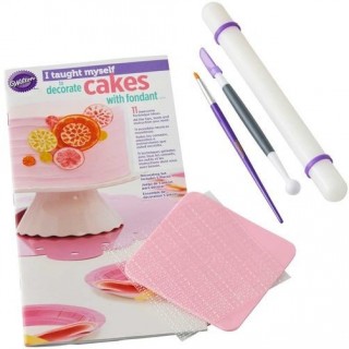 Ensemble d'apprentissage I taught myself to decorate cakes with fondant Ensemble d'apprentissage I taught myself to decorate cakes with fondant