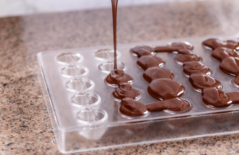 Mouler du chocolat - Aux Arts de la Table