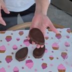 Palette de chocolat oeuf réalisé avec un calage à cuillère goutte à $1.95